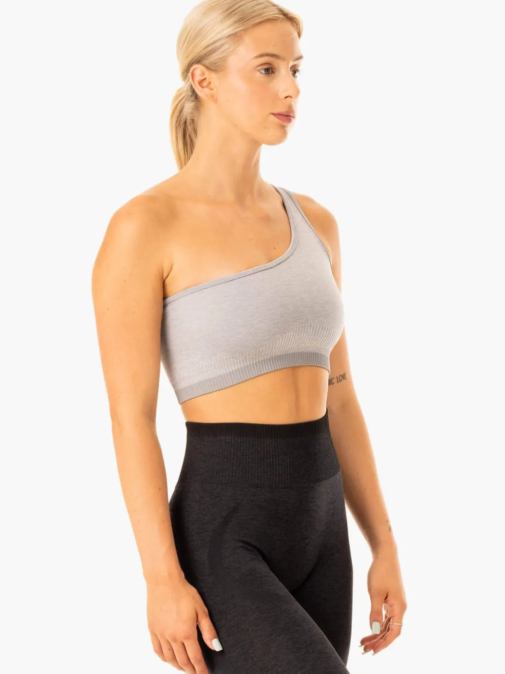 Women Ryderwear Sports Bras|Womens Seamless | Exce eae One houder port Bra